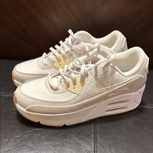 Nike Women's Cream Sneakers